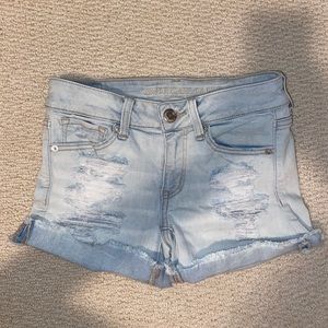 american eagle light wash jean shorts